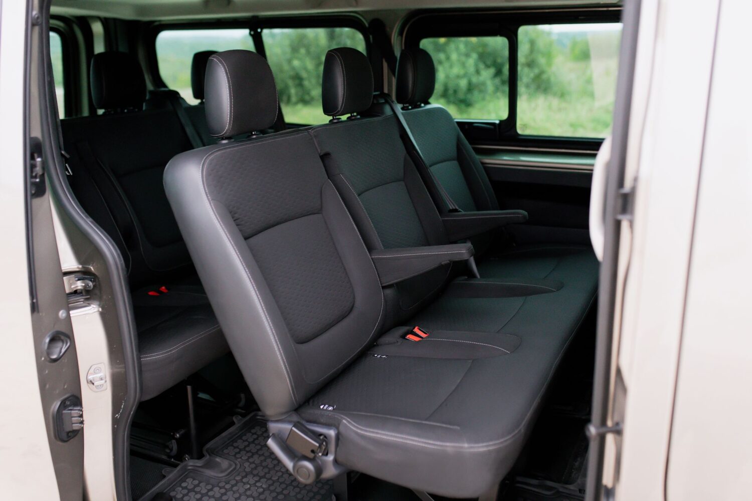 Opel Vivaro Long